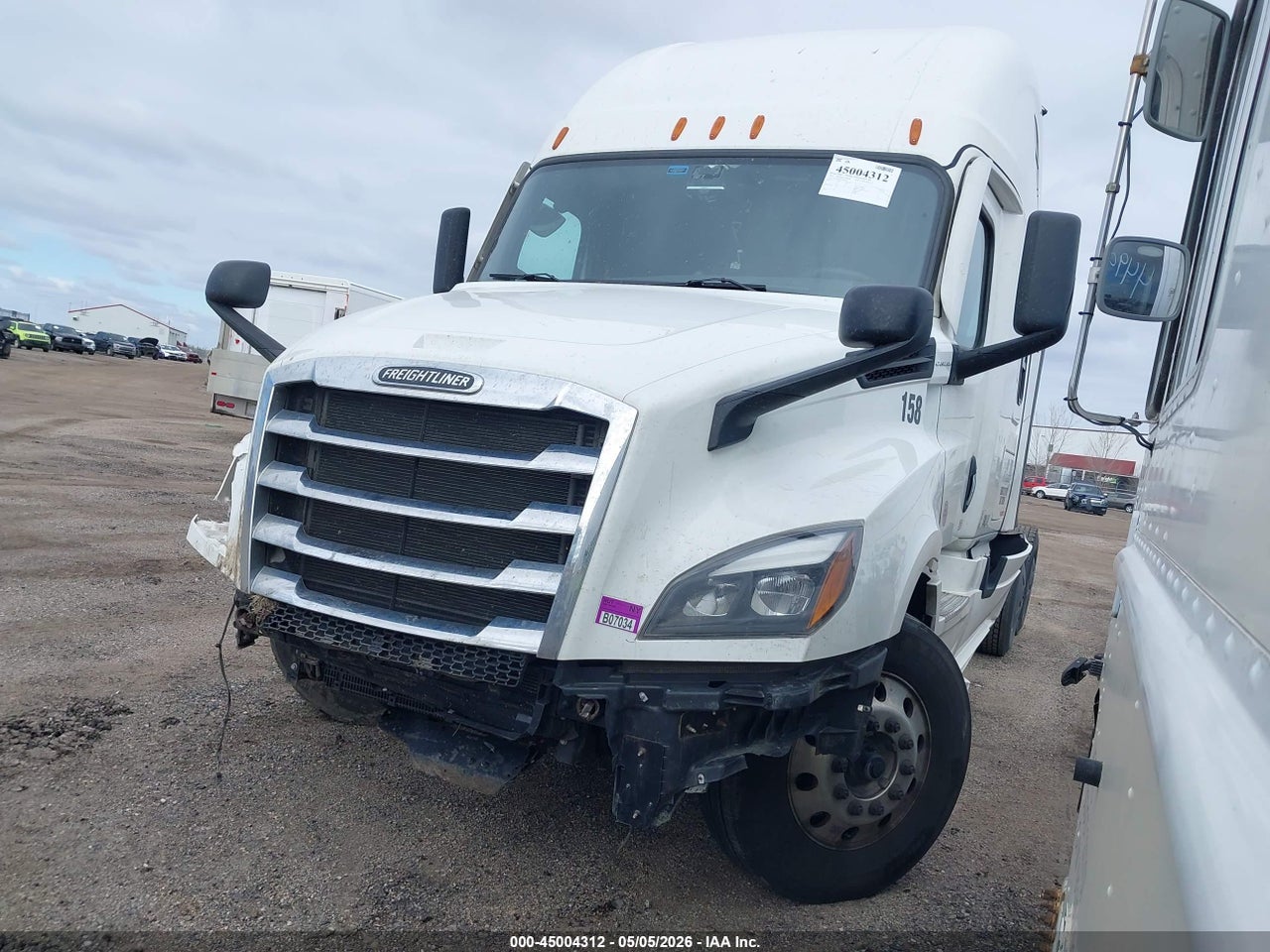 2023 FREIGHTLINER NEW CASCADIA 126 · 2/4