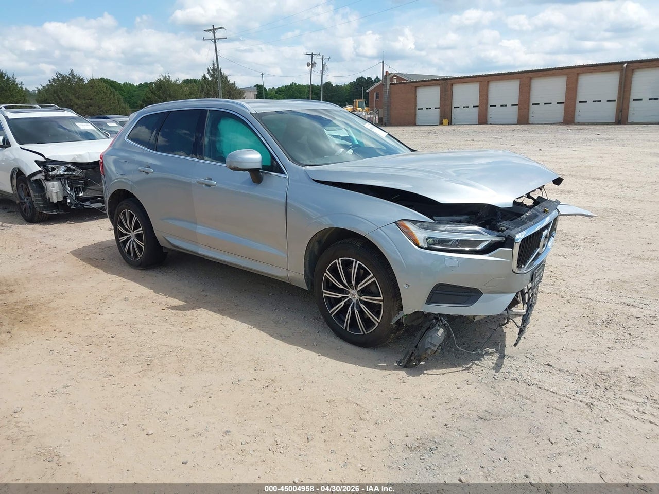 YV4A22RK8J1****** · 2018 VOLVO XC60 T6 MOMENTUM