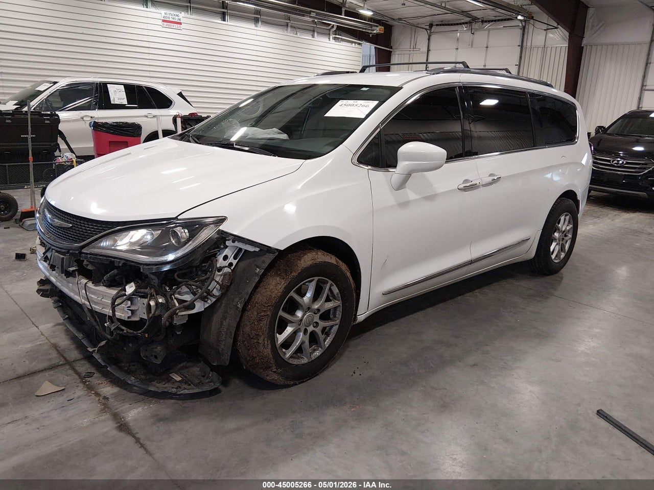2020 CHRYSLER PACIFICA TOURING L · 2/11