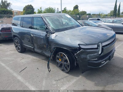 7PDSGABL7PN****** · 2023 RIVIAN R1S LAUNCH EDITION