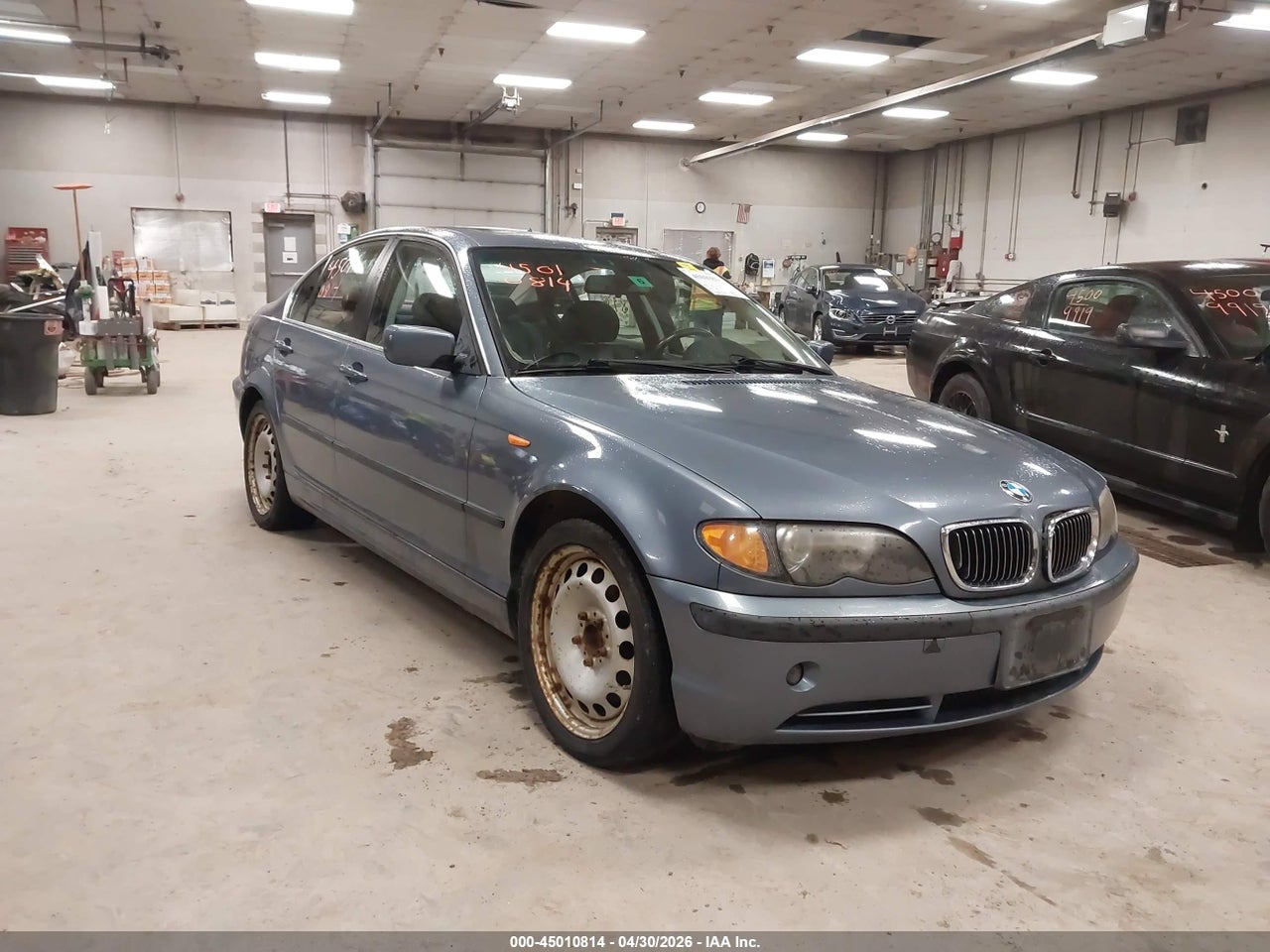 WBAEW534X5P****** · 2005 BMW 330XI
