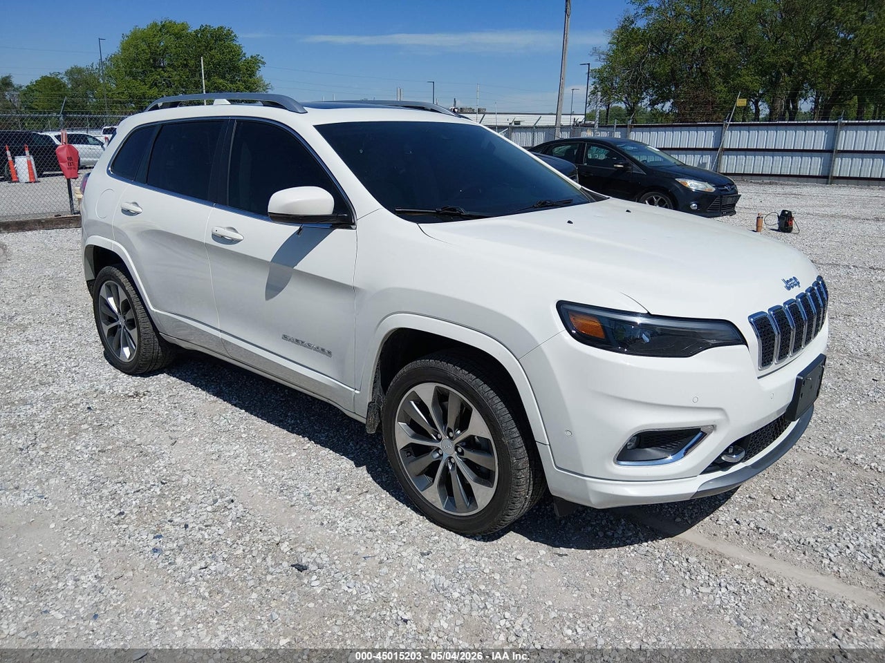 1C4PJMJX1KD****** · 2019 JEEP CHEROKEE OVERLAND 4X4