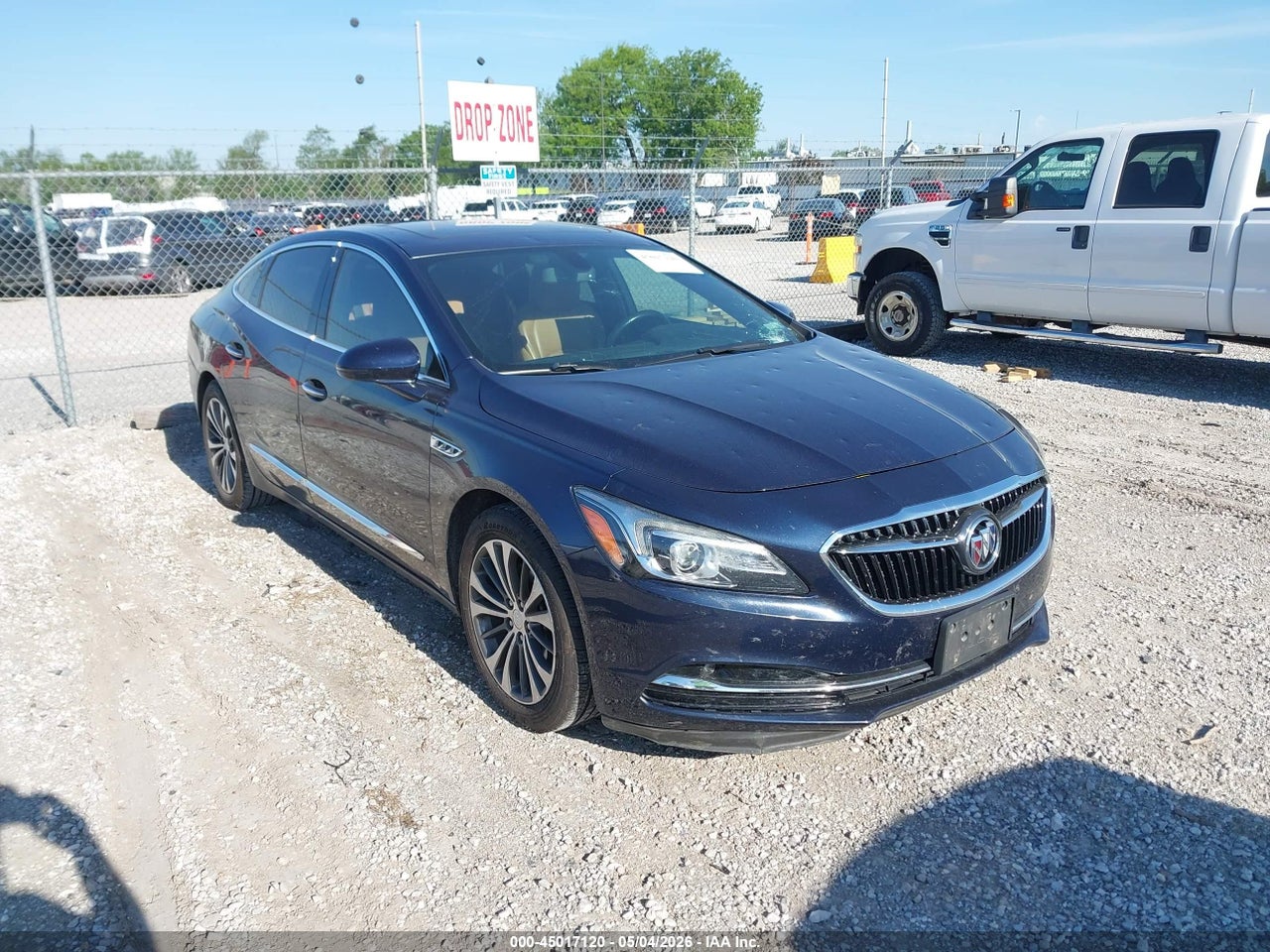 1G4ZP5SS8HU****** · 2017 BUICK LACROSSE ESSENCE