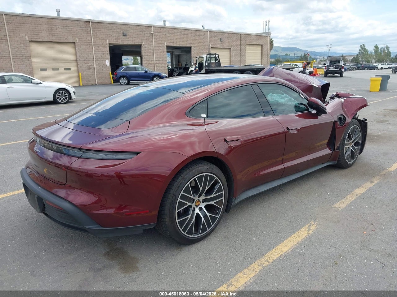 2022 PORSCHE TAYCAN   · 4/11