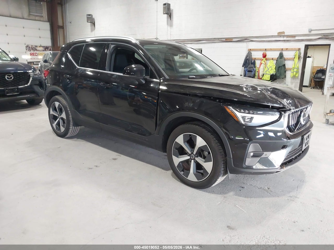 YV4L12UEXS2****** · 2025 VOLVO XC40 B5 PLUS BRIGHT THEME
