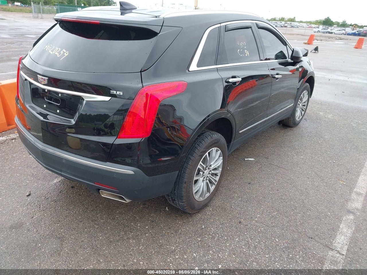 2017 CADILLAC XT5 LUXURY · 4/10