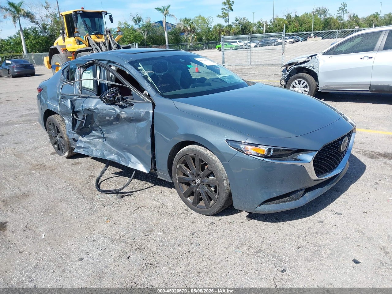3MZBPACM5PM****** · 2023 MAZDA MAZDA3 2.5 S CARBON EDITION