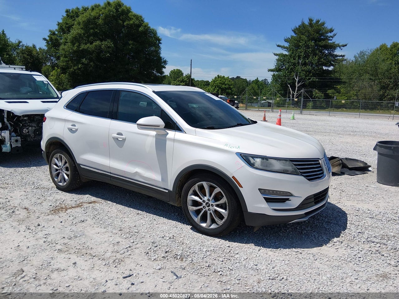 5LMCJ2C98HU****** · 2017 LINCOLN MKC SELECT