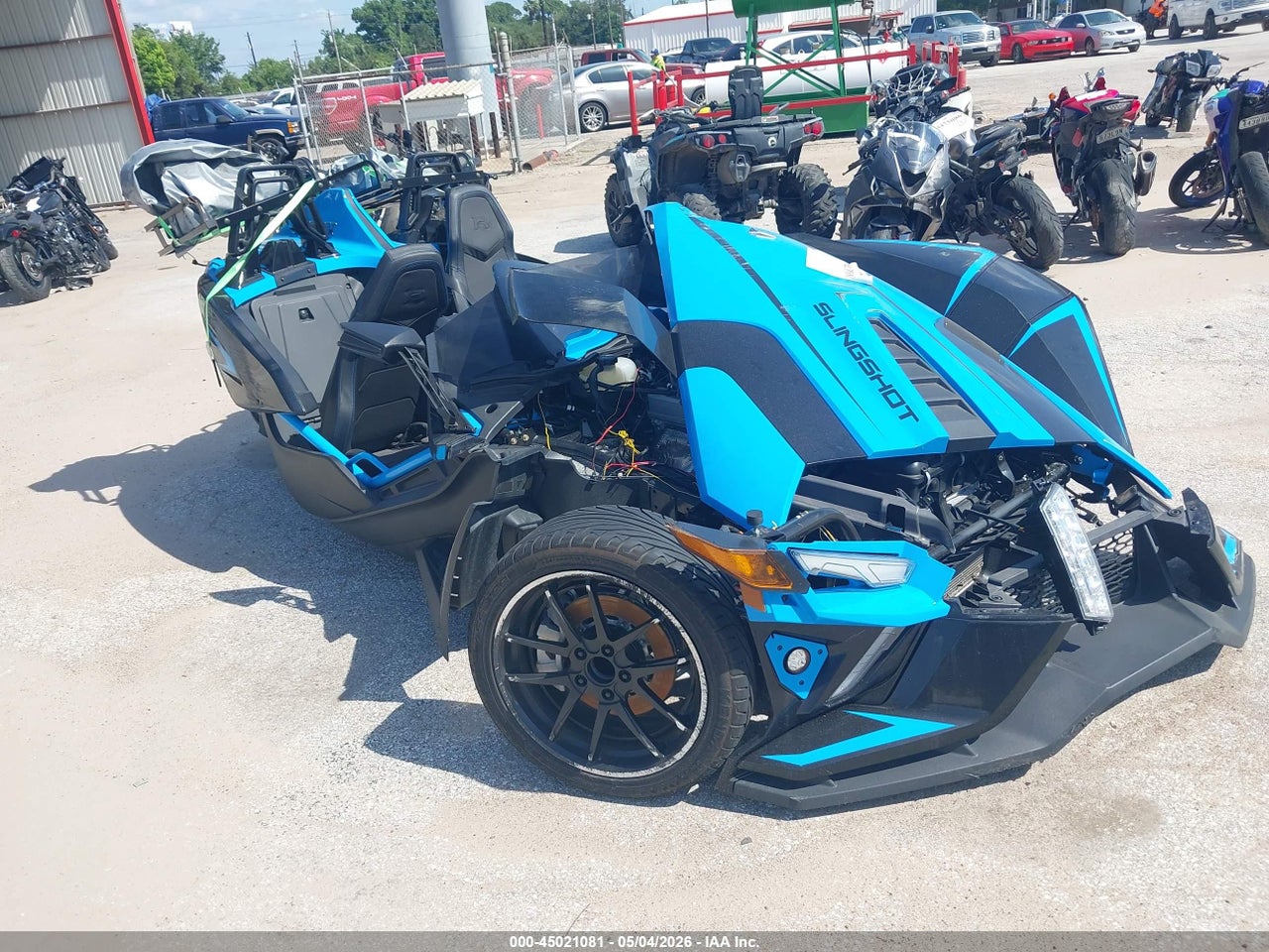 57XAARHB7L8****** · 2020 POLARIS SLINGSHOT R