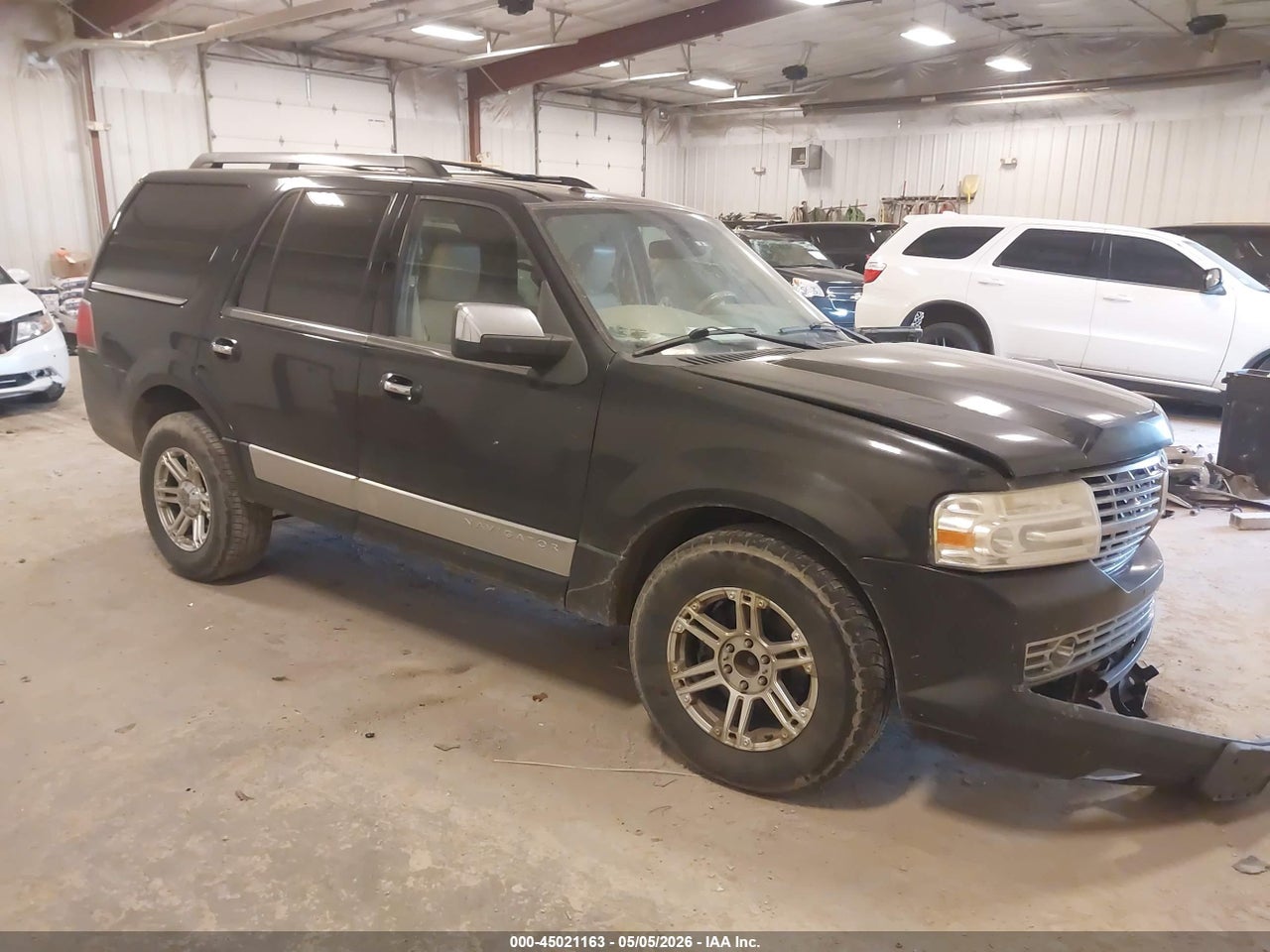 5LMJJ2J58AE****** · 2010 LINCOLN NAVIGATOR