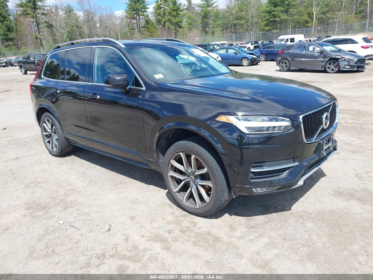 YV4A22PK6H1****** · 2017 VOLVO XC90 T6 MOMENTUM