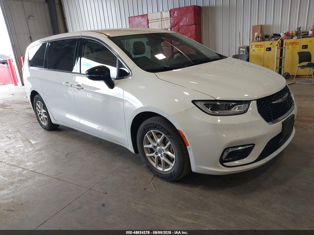 2C4RC1BG6RR****** · 2024 CHRYSLER PACIFICA TOURING L