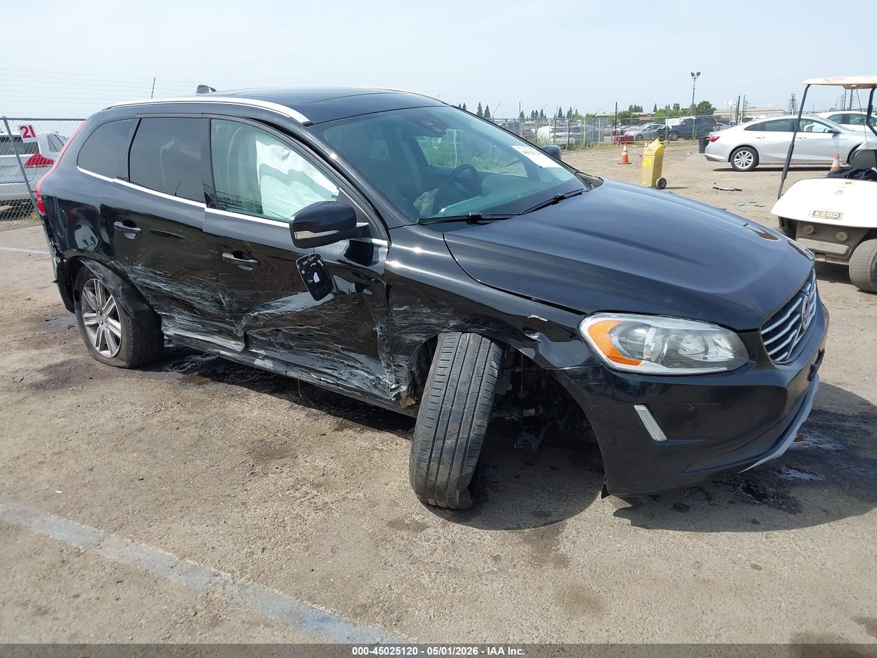 YV440MDU7H2****** · 2017 VOLVO XC60 T5 INSCRIPTION