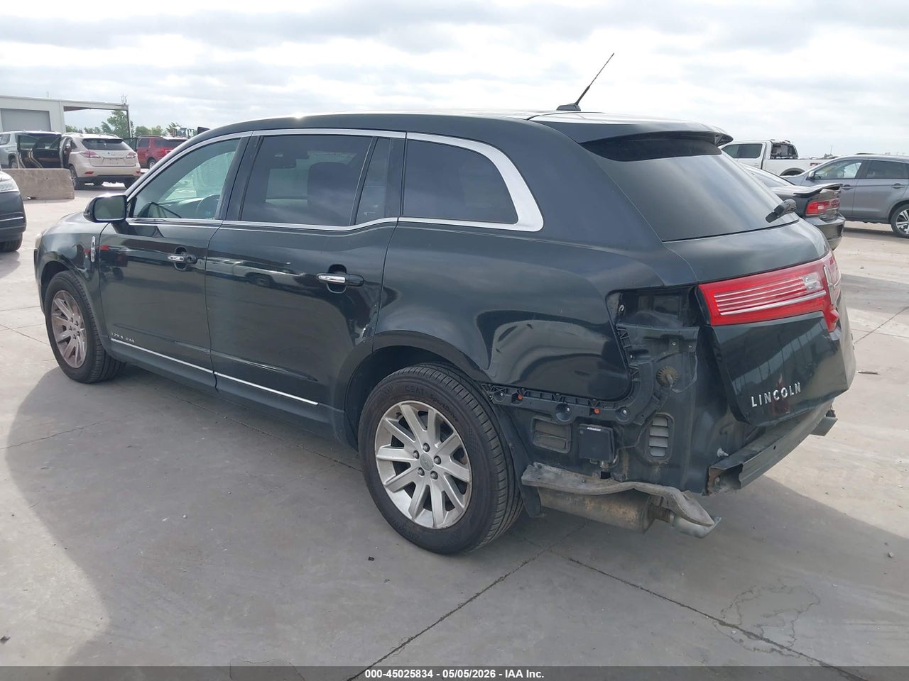 2014 LINCOLN MKT LIVERY · 3/11