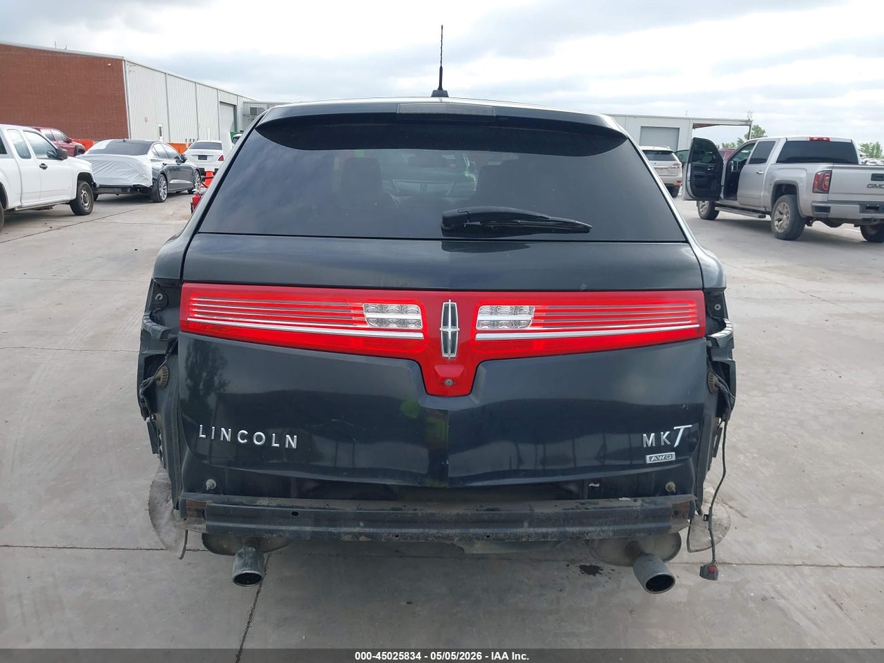 2014 LINCOLN MKT LIVERY · 6/11