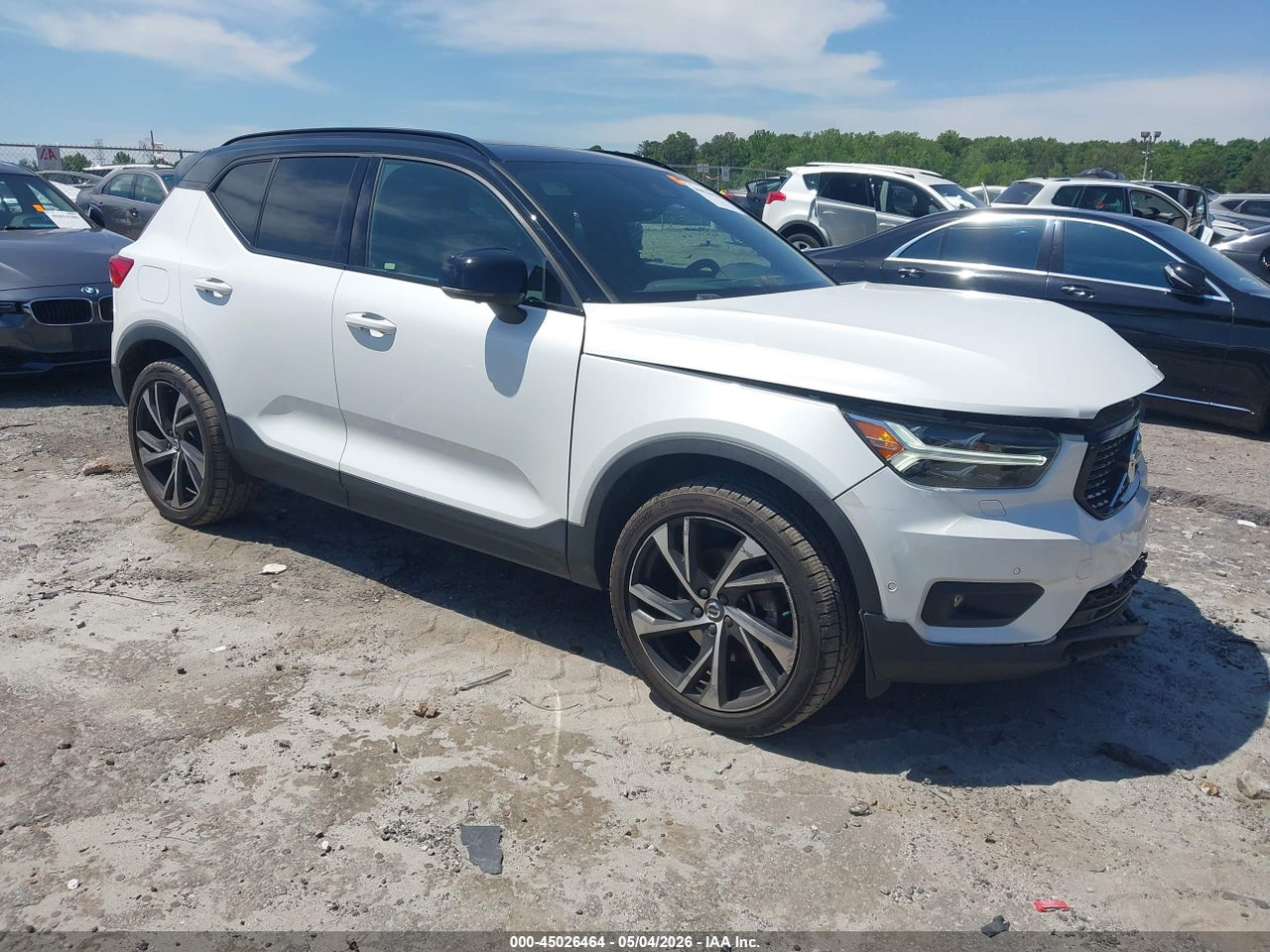 YV4162UM9K2****** · 2019 VOLVO XC40 T5 R-DESIGN