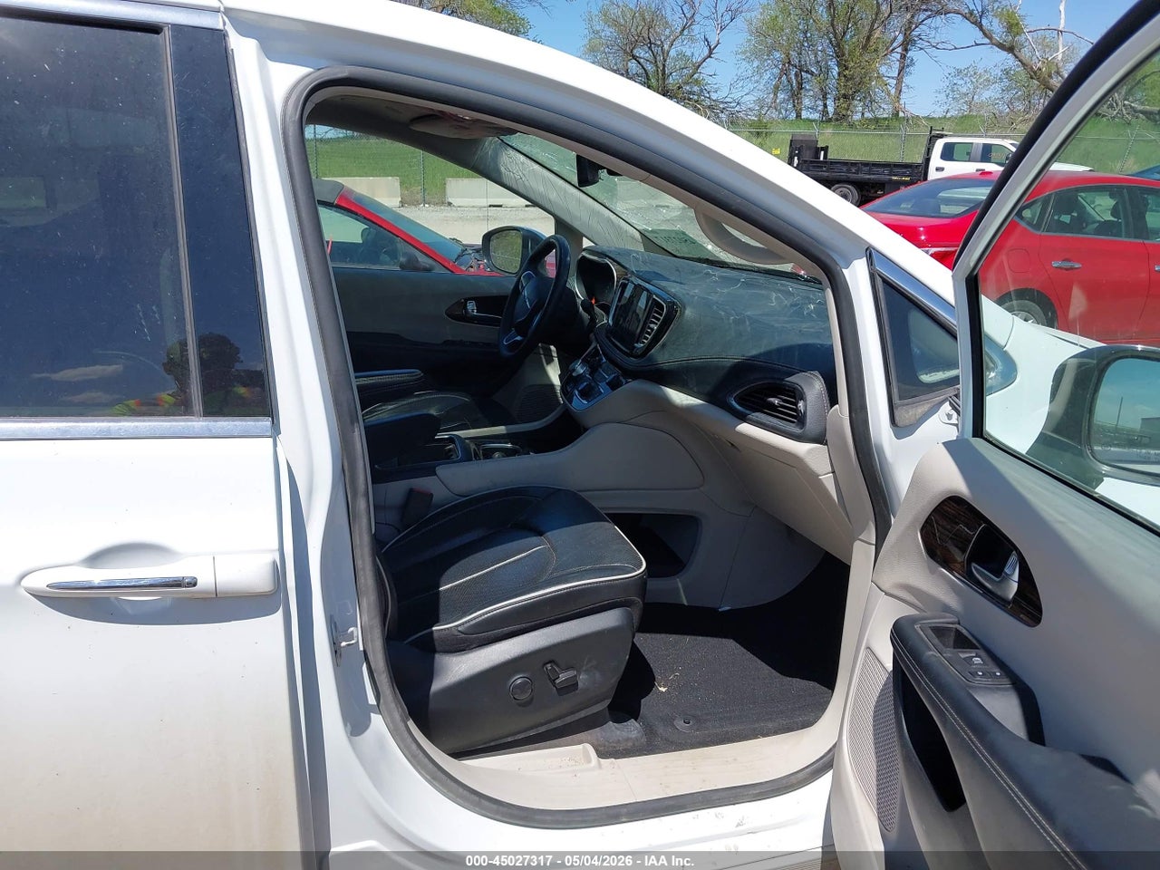2023 CHRYSLER PACIFICA LIMITED · 5/11