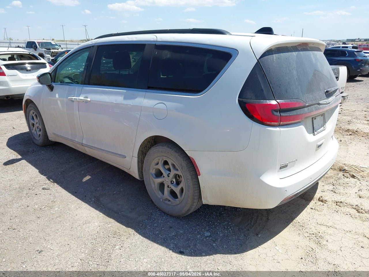 2023 CHRYSLER PACIFICA LIMITED · 3/11
