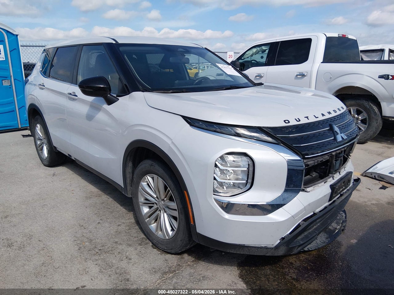 JA4J3UA83RZ****** · 2024 MITSUBISHI OUTLANDER ES 2.5 2WD