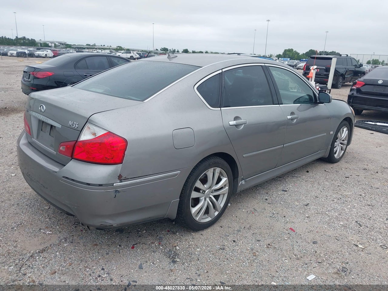 2008 INFINITI M35 · 4/11