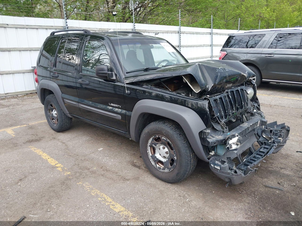 1J4GL48K94W****** · 2004 JEEP LIBERTY SPORT