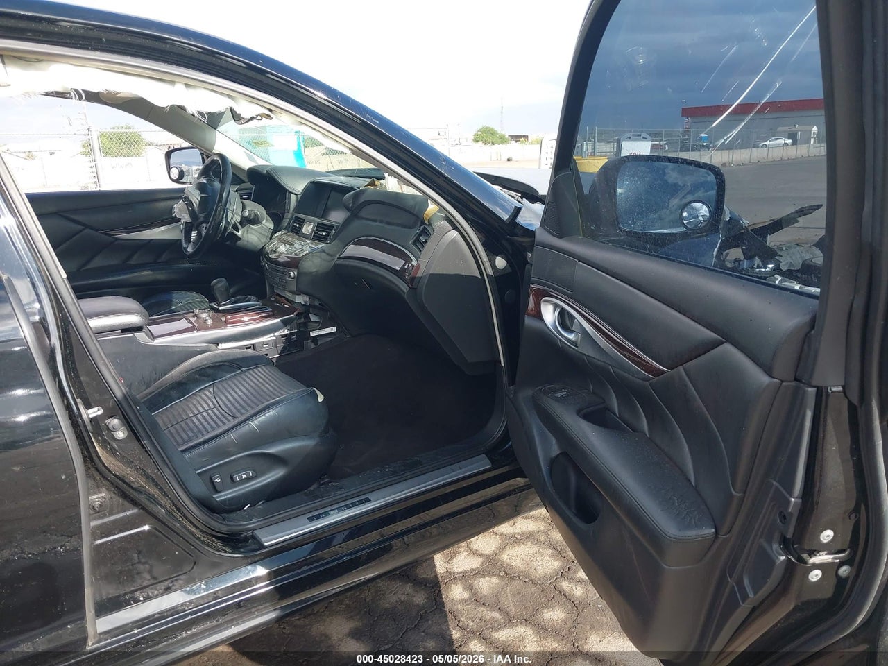 2012 INFINITI M37   · 5/10