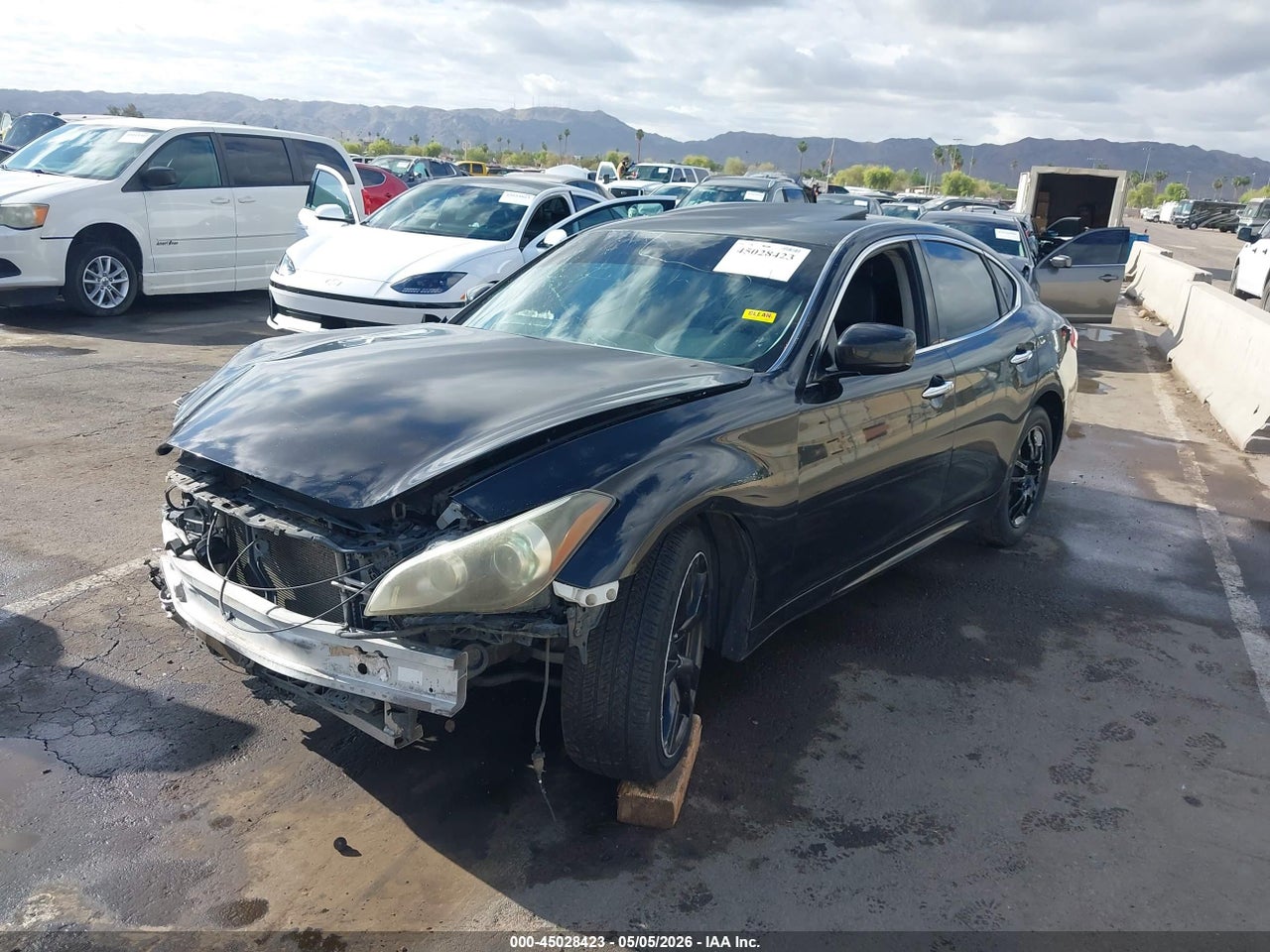 2012 INFINITI M37   · 2/10