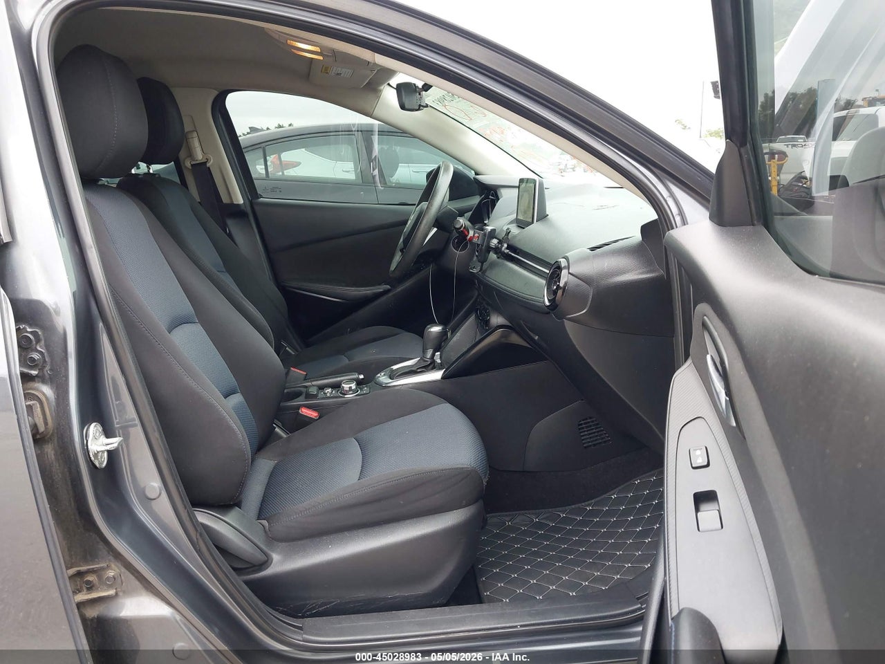 2016 SCION IA · 5/11