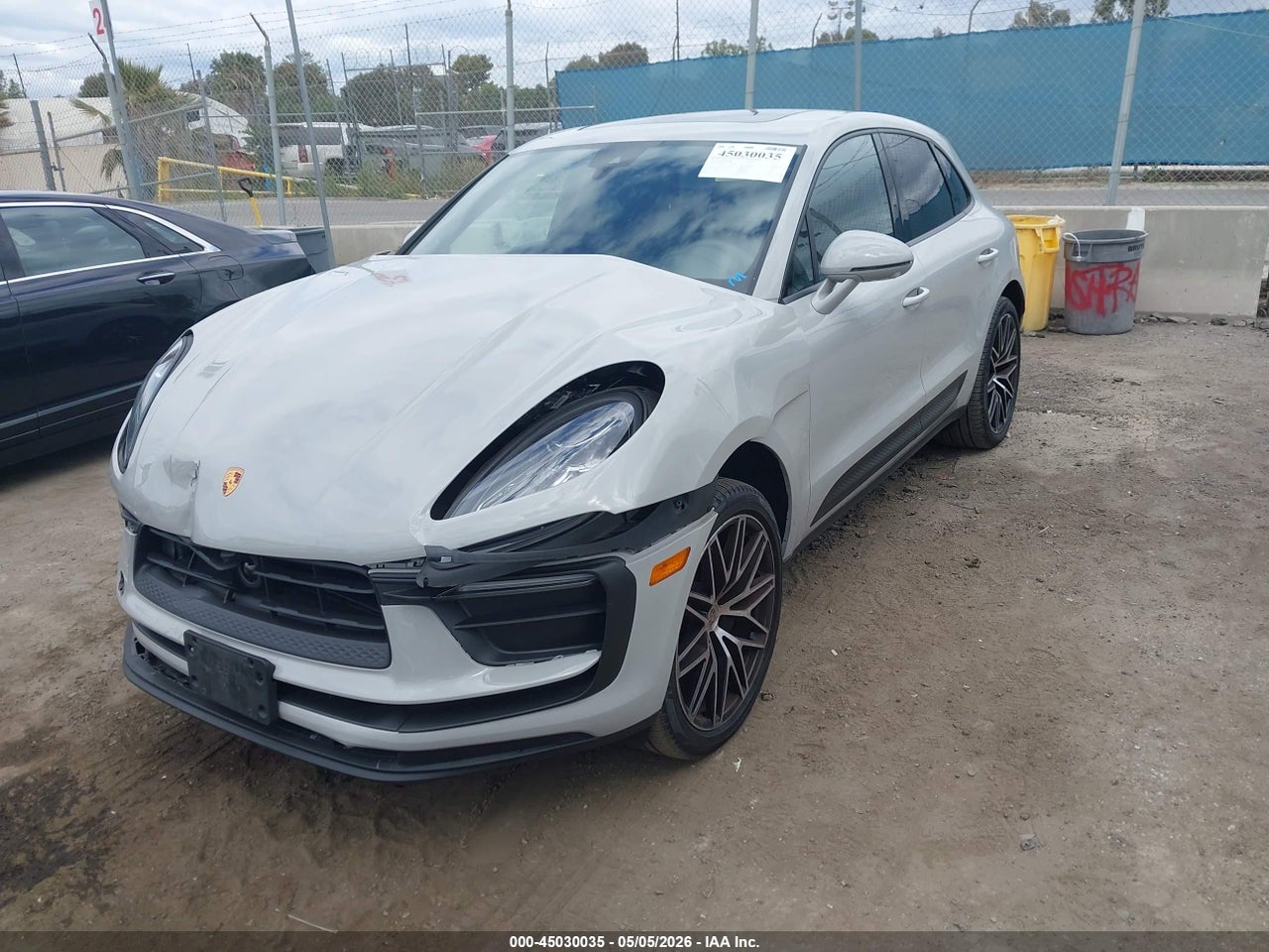 2025 PORSCHE MACAN T · 2/11