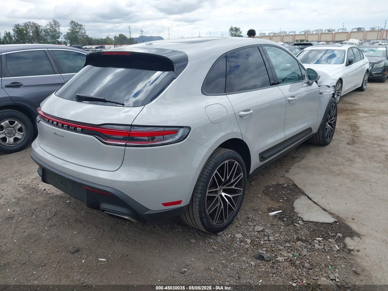 2025 PORSCHE MACAN T · 4/11