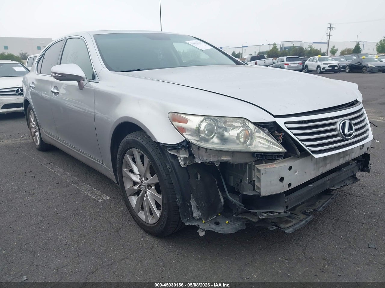 JTHBL5EF9B5****** · 2011 LEXUS LS 460