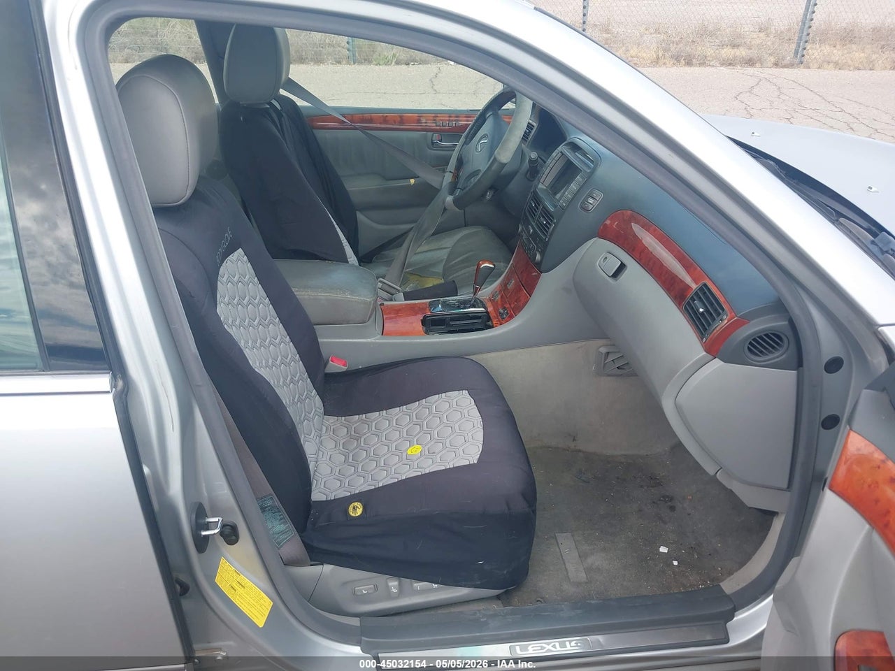 2004 LEXUS LS 430   · 5/11