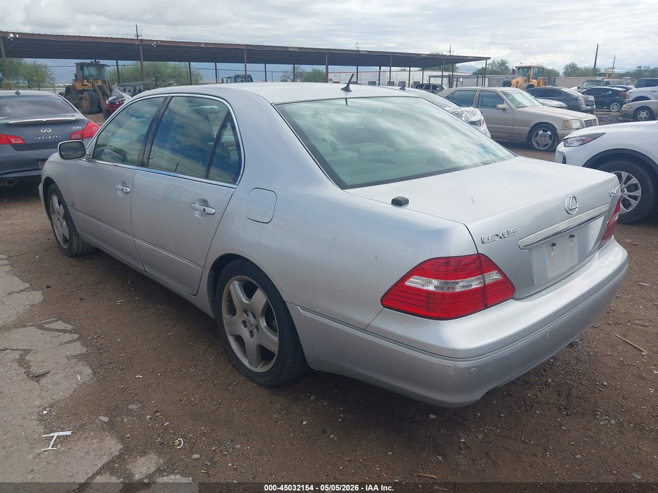 2004 LEXUS LS 430   · 3/11