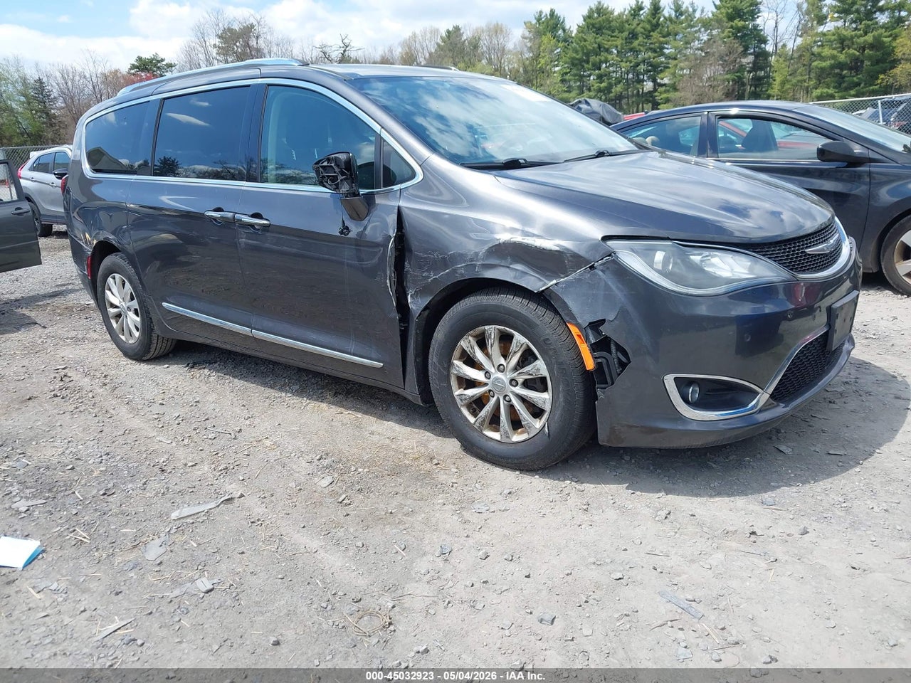 2C4RC1EG1JR****** · 2018 CHRYSLER PACIFICA TOURING L PLUS
