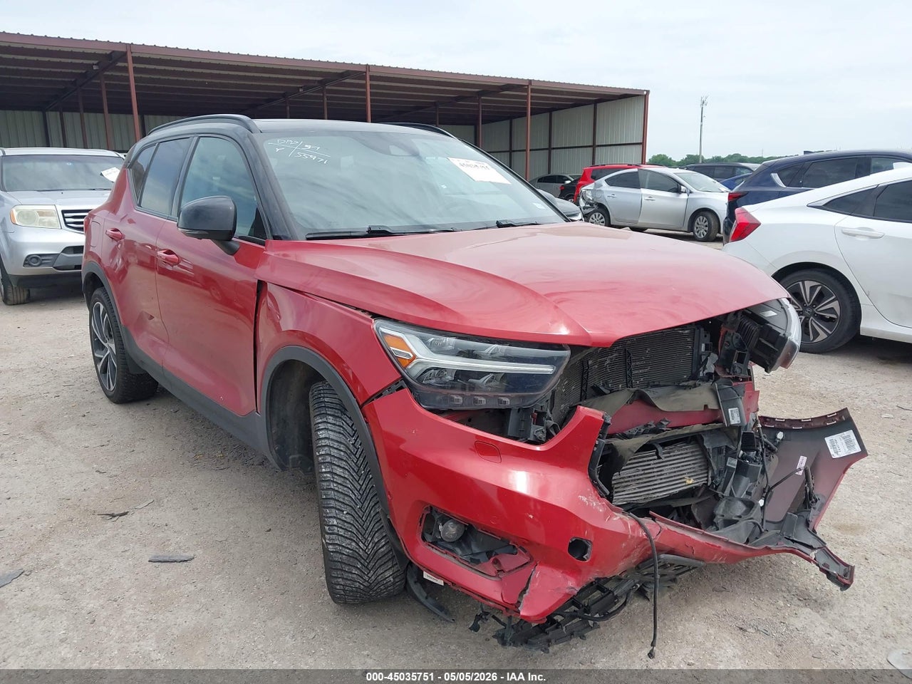 YV4162UM6K2****** · 2019 VOLVO XC40 T5 R-DESIGN