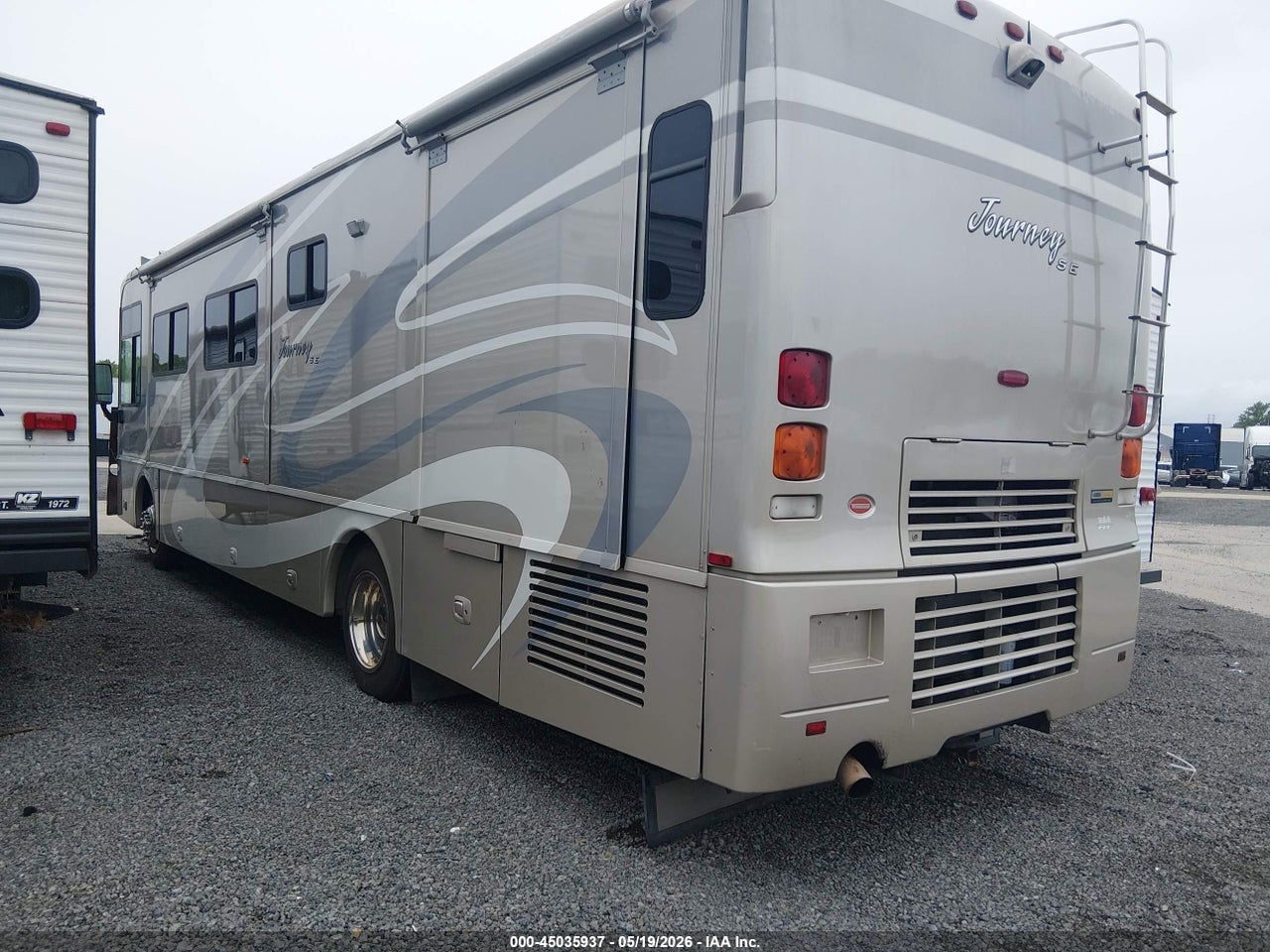 4UZACJBV06C****** · 2006 FREIGHTLINER CHASSIS X LINE MOTOR HOME