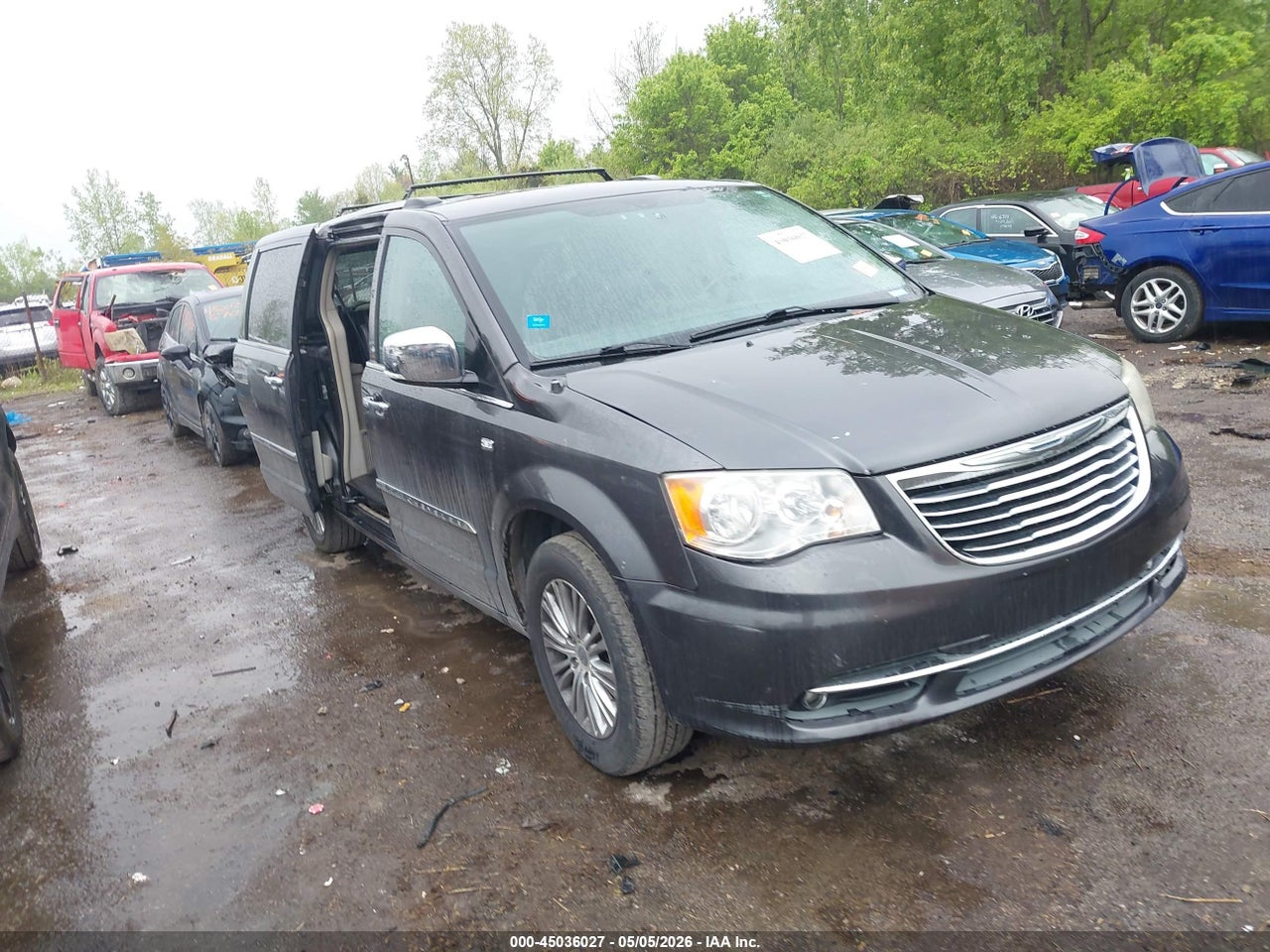 2C4RC1CG6ER****** · 2014 CHRYSLER TOWN &amp; COUNTRY TOURING-L 30TH ANNIVERSARY