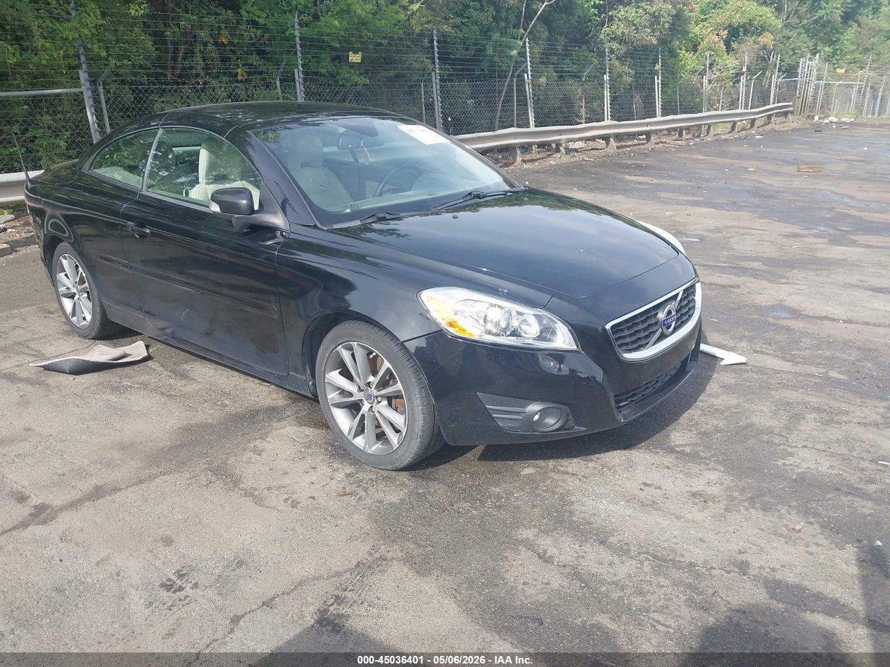 YV1672MC9BJ****** · 2011 VOLVO C70 T5