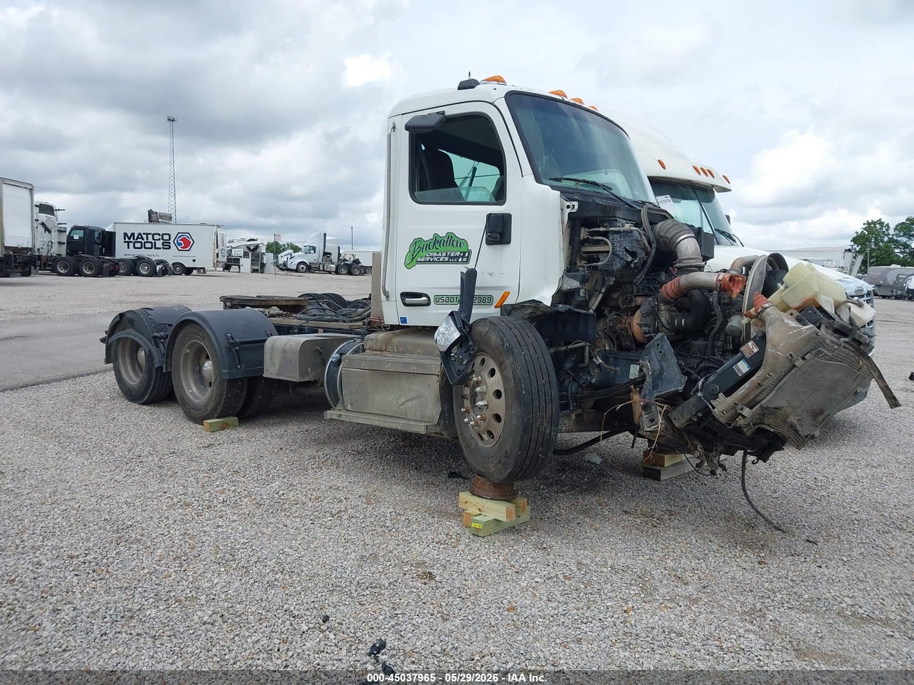 1XPBDP9X5GD****** · 2016 PETERBILT 579