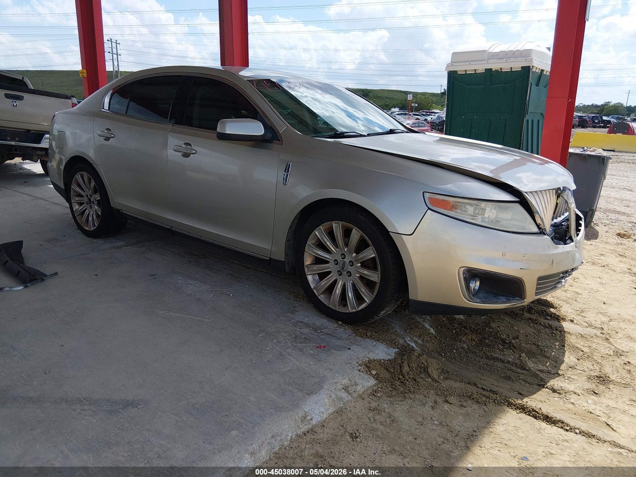 1LNHL9DR8AG****** · 2010 LINCOLN MKS