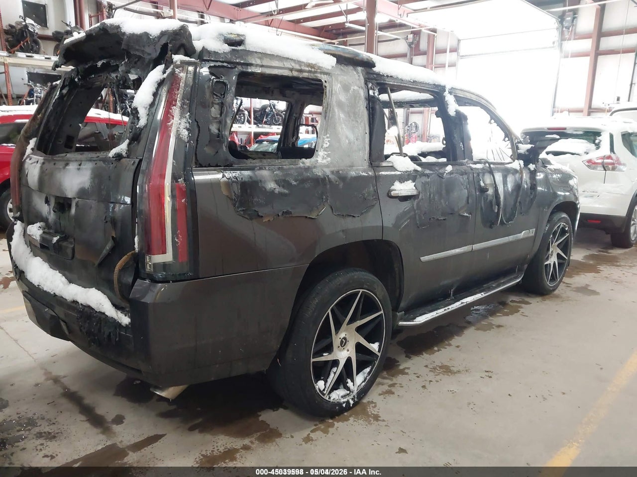 2016 CADILLAC ESCALADE LUXURY COLLECTION · 4/10