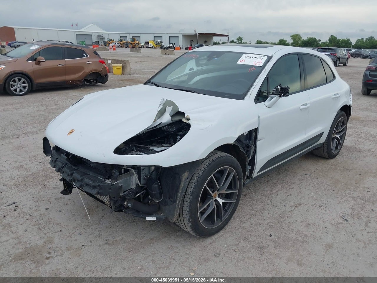 2024 PORSCHE MACAN T · 2/11