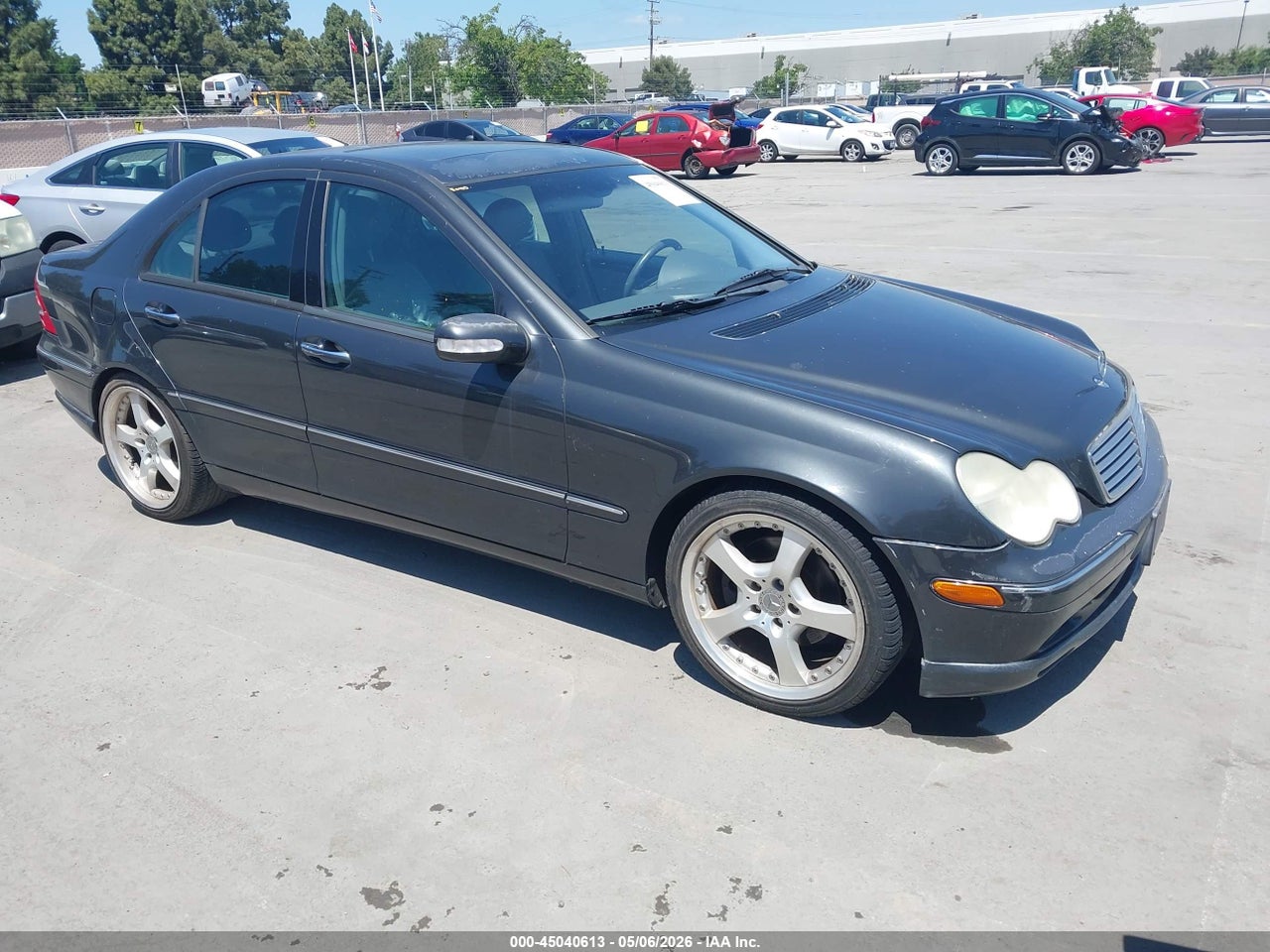 WDBRF64J41F****** · 2001 MERCEDES-BENZ C 320
