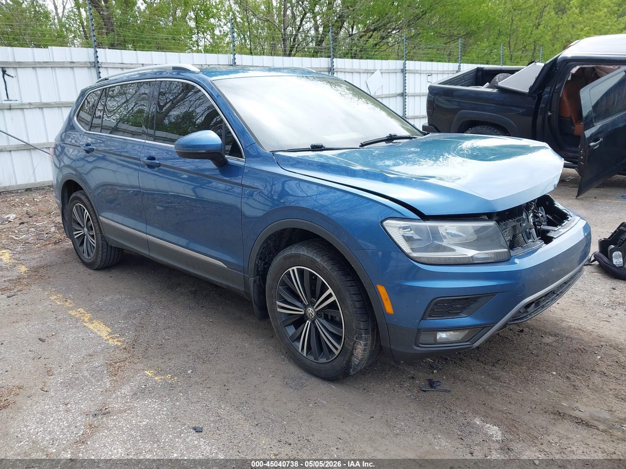 3VV3B7AX5JM****** · 2018 VOLKSWAGEN TIGUAN 2.0T SE/2.0T SEL