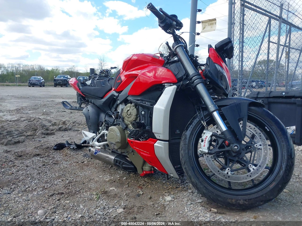ZDMFAKNW3NB****** · 2022 DUCATI STREETFIGHTER V4/V4S