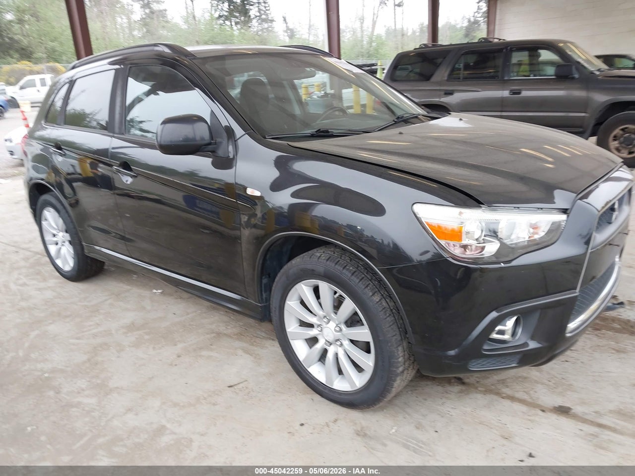 JA4AR4AU6BZ****** · 2011 MITSUBISHI OUTLANDER SPORT SE