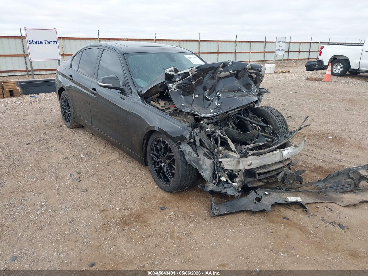WBA8E1G54GN****** · 2016 BMW 320I
