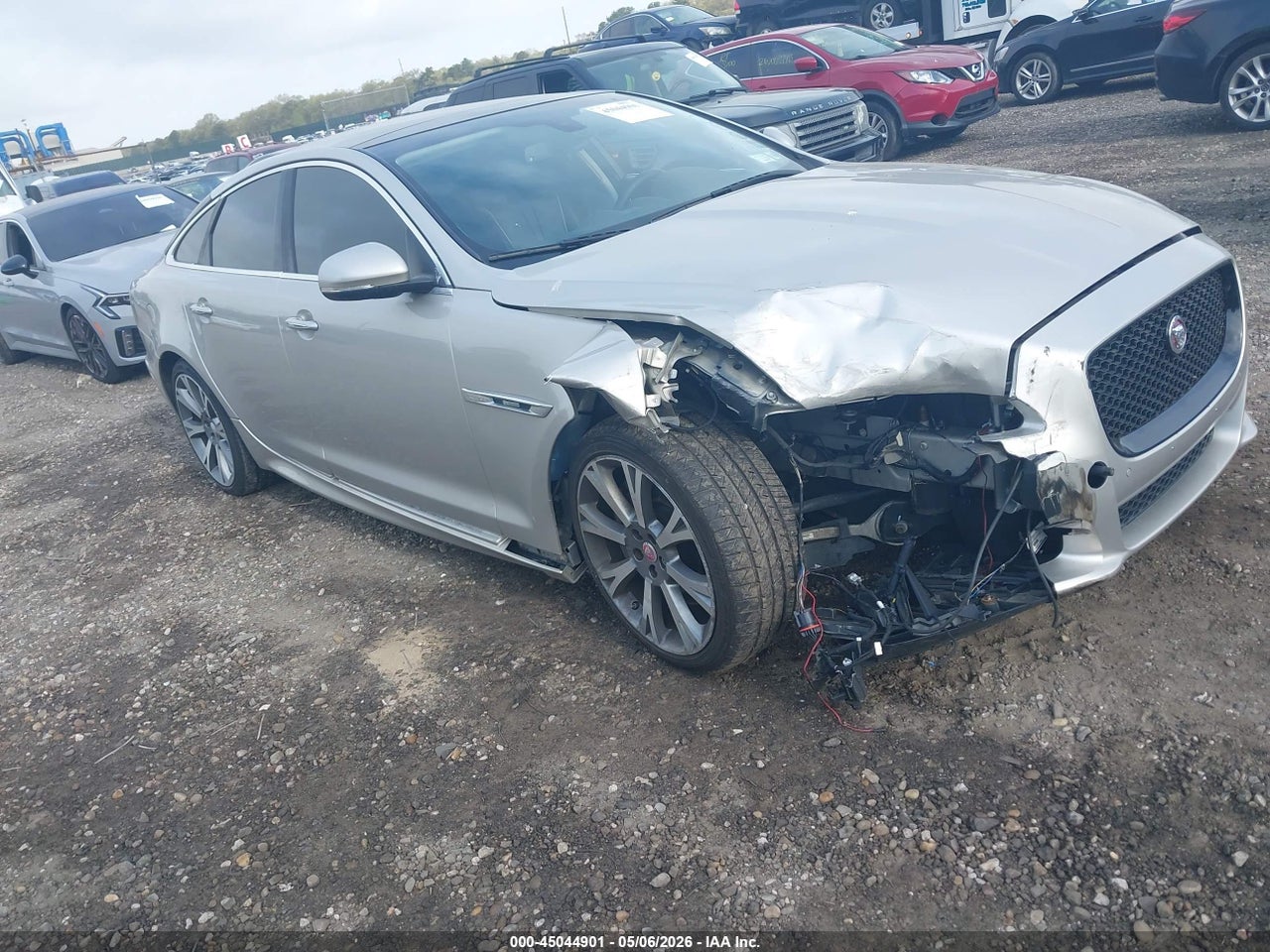 SAJWA1C78G8****** · 2016 JAGUAR XJ R-SPORT