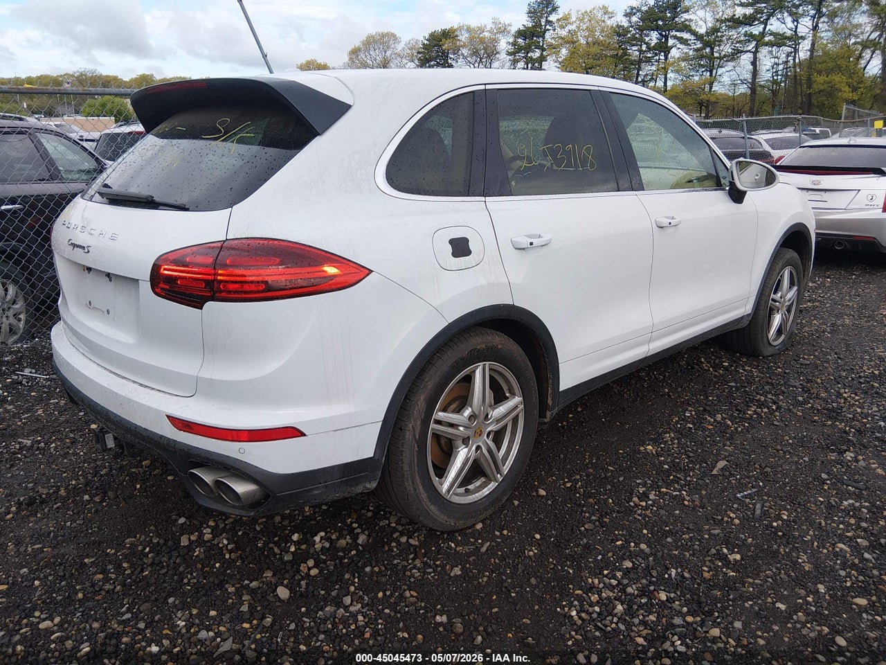 2016 PORSCHE CAYENNE S · 4/10