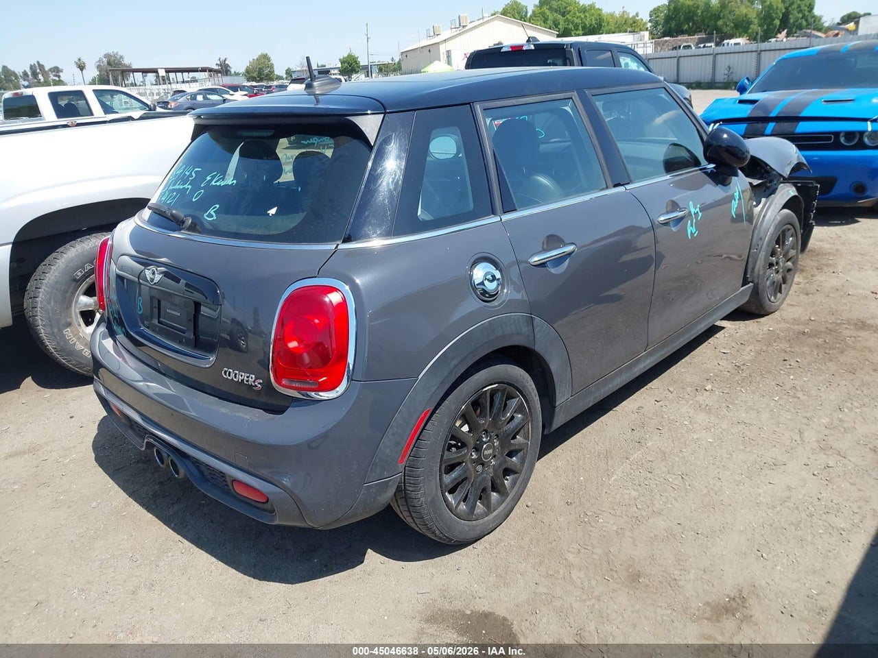 2015 MINI HARDTOP COOPER S · 4/11